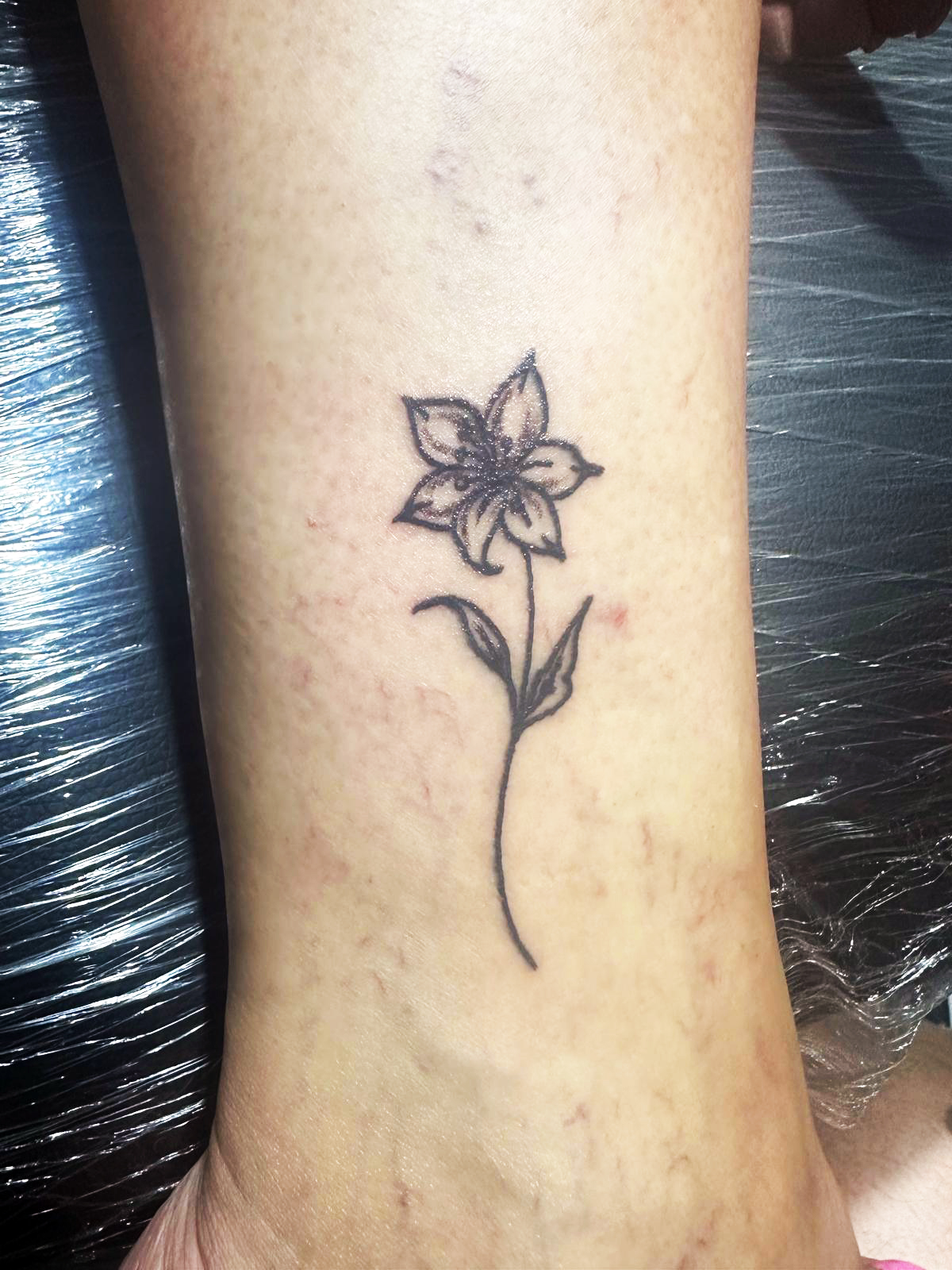 Çiçekler Kelebekler ve Böcek Dövmeleri