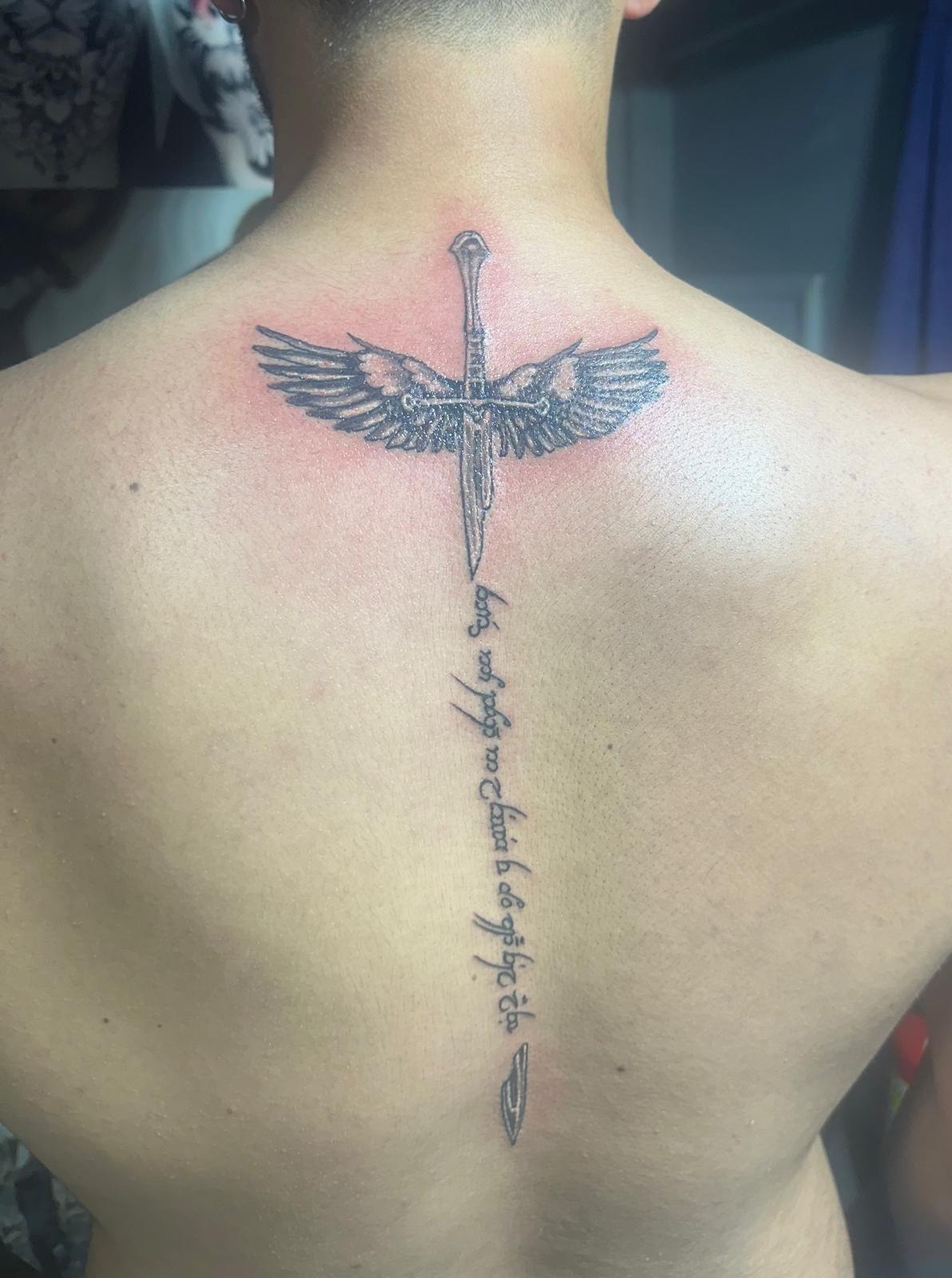 Sırt ve Sırt Ortası Dövmeler 