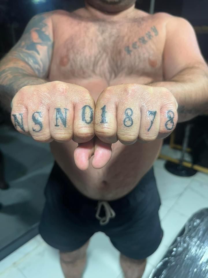 Parmak Üstü Dövmeler